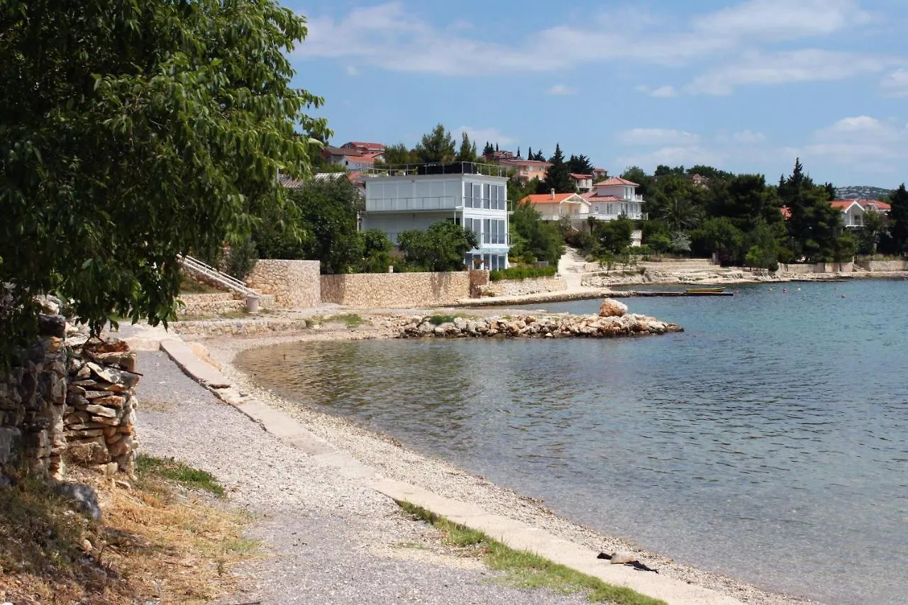 Apartments With A Parking Space Maslenica, Novigrad - 6573 Jasenice
